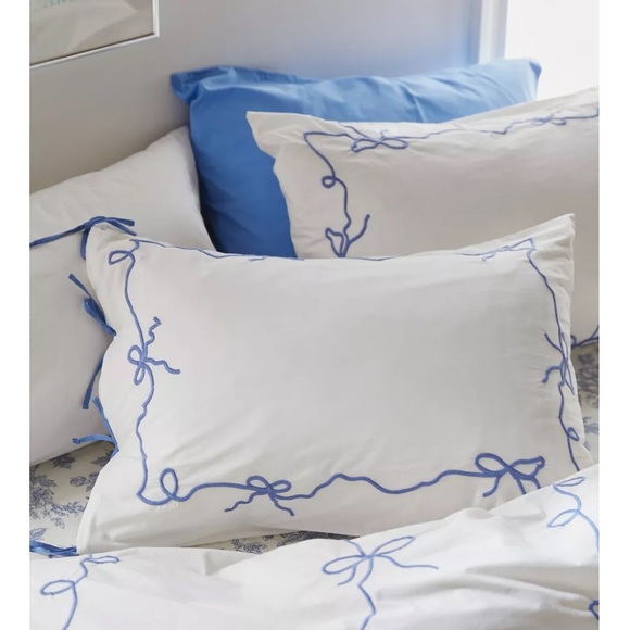 ISO two of these urban outfitter shams - Picture 1 of 1